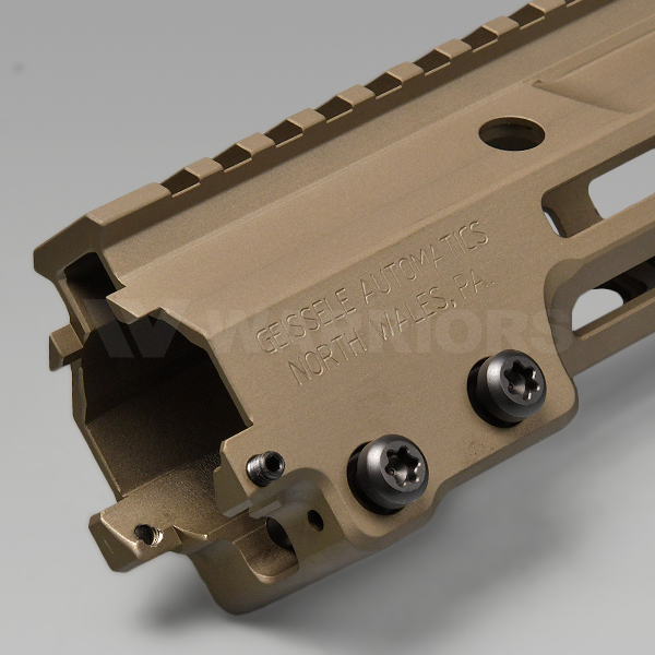 GEISSELE　SMR Mk16 M-LOK® レイル 13.5インチ